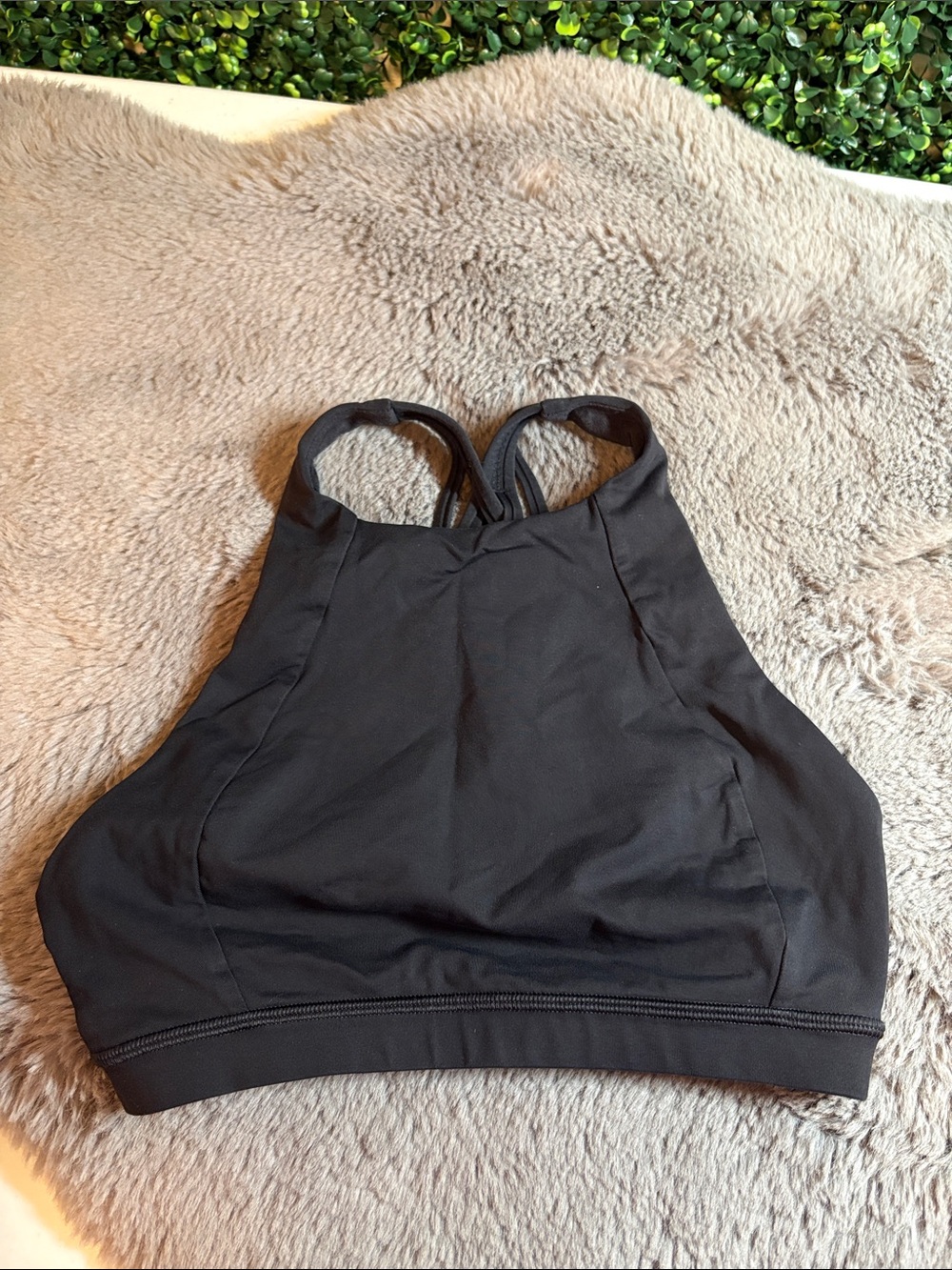 lululemon athletica Black High-Neck Sports Bra Size 4